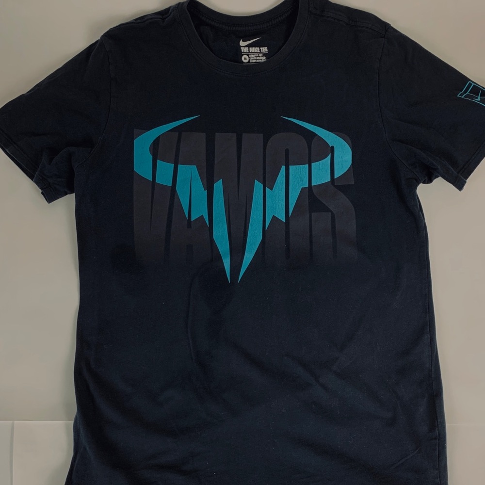COPY - Gently used- Nike Vamos Rafa Tee size M